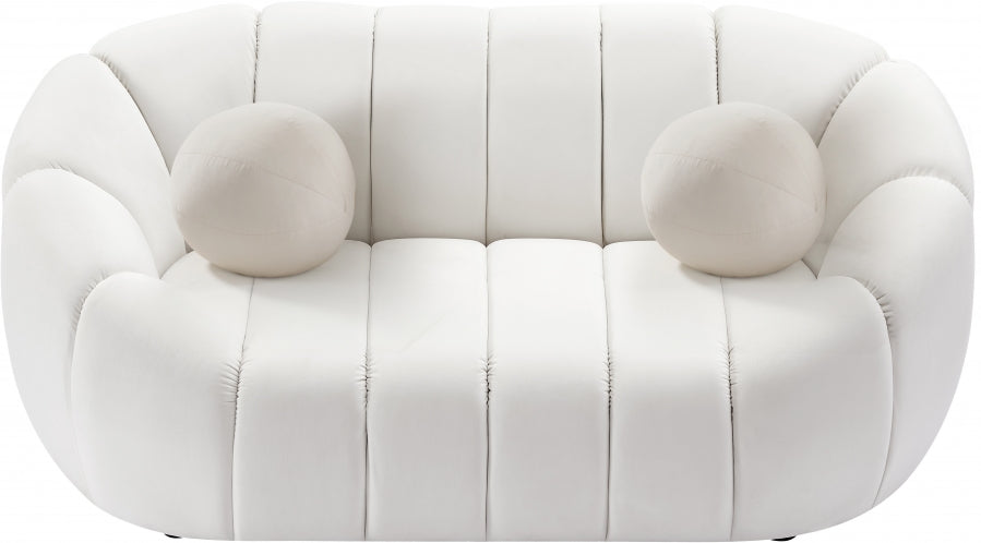 Elijah Cream Velvet Loveseat from Meridian - Luna Furniture