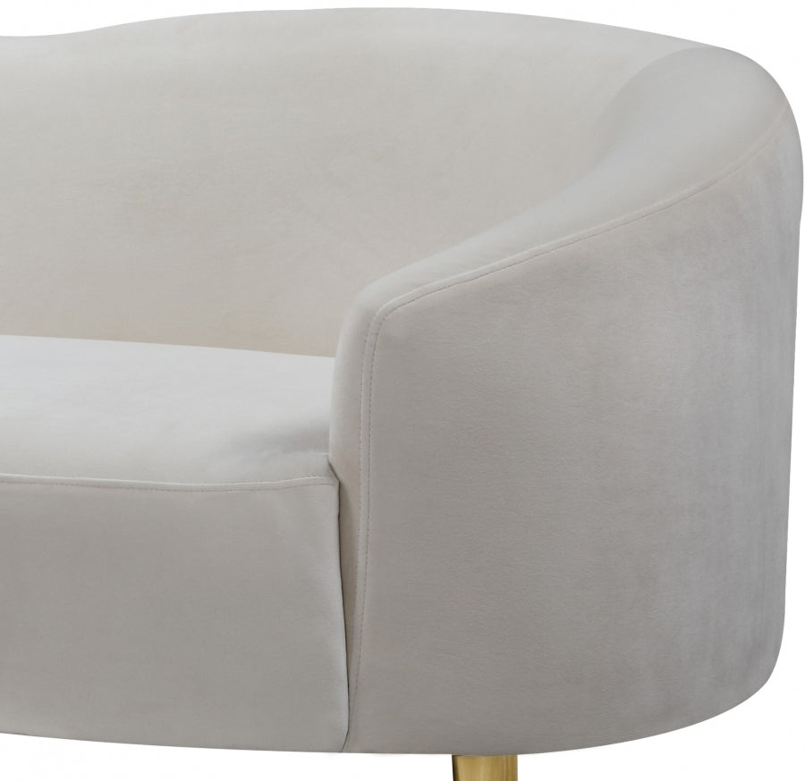 Ritz Cream Velvet Loveseat from Meridian - Luna Furniture