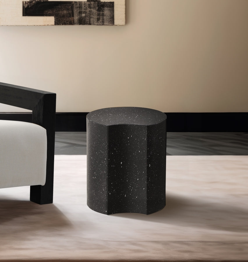 Dimple End Table Black from Meridian - Luna Furniture