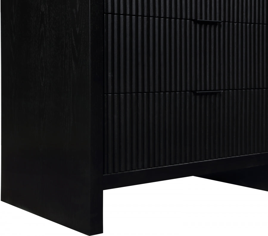 Fairfax Chest Black from Meridian - Luna Furniture