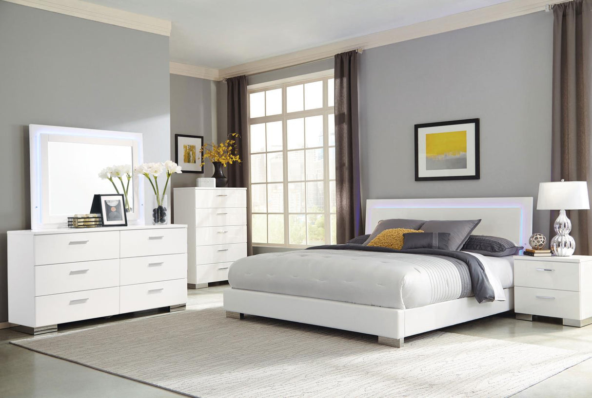 Felicity Glossy White 5-Piece Eastern King Bedroom Set with LED Light Headboard from Coaster - Luna Furniture