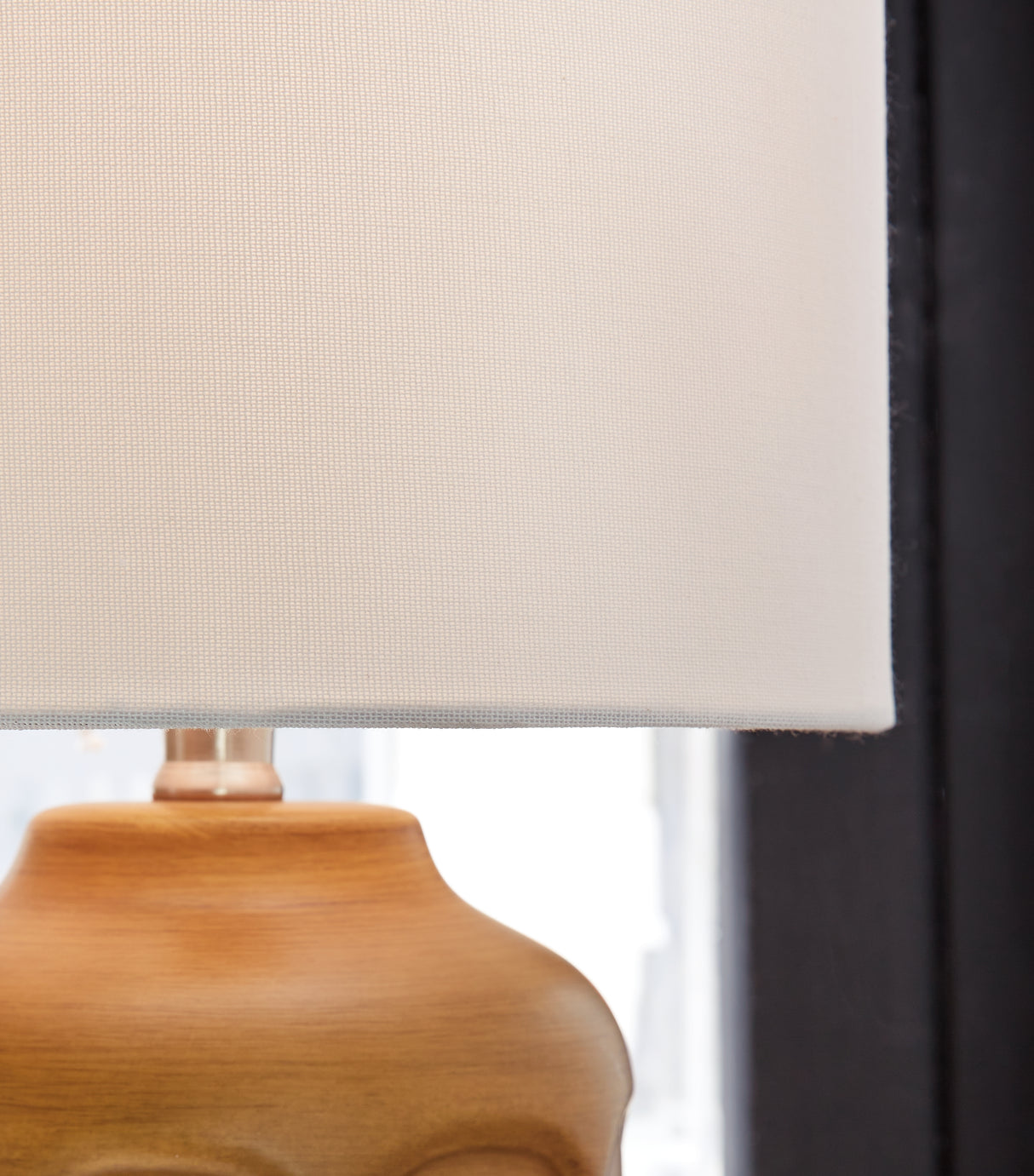 Gierburg Ochre Table Lamp from Ashley - Luna Furniture