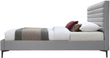 Hunter Grey Linen Textured Full Bed from Meridian - Luna Furniture