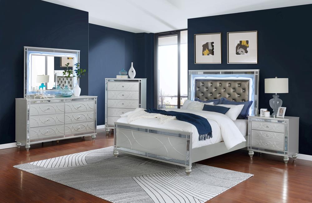 Gunnison 4-piece Eastern King Bedroom Set with LED Lighting Silver Metallic - 223211KE-S4 - Luna Furniture