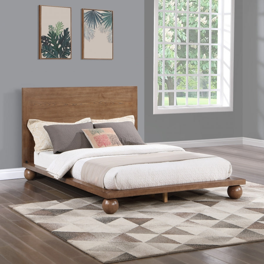 Kent King Bed (3 Boxes) Brown from Meridian - Luna Furniture