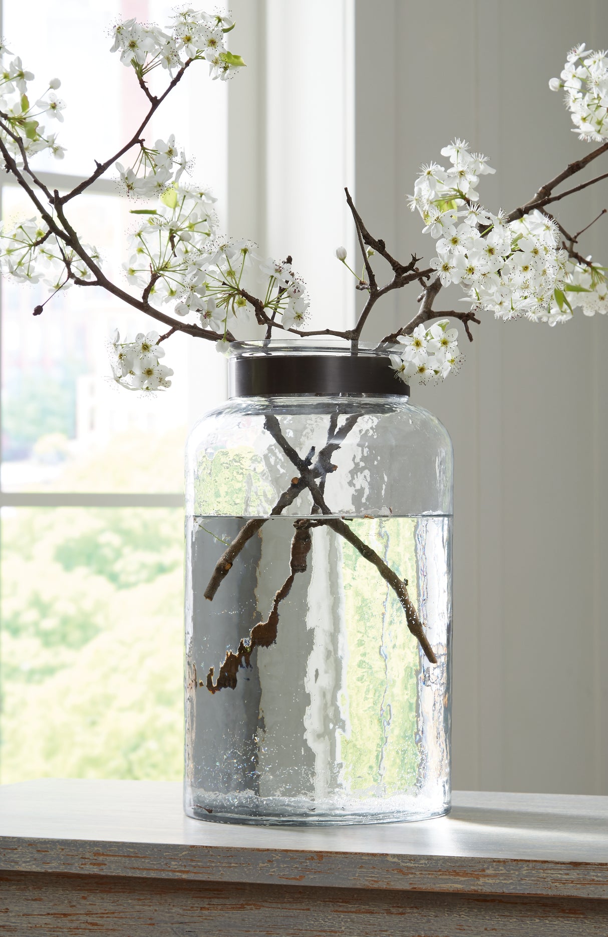 Lukasvale Clear/Pewter Finish Vase - A2000586 - Luna Furniture