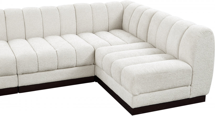 Quinn Chenille Fabric Sectional Cream from Meridian - Luna Furniture