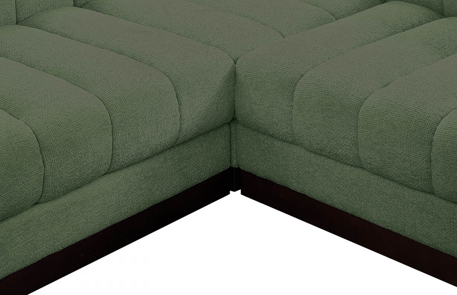 Quinn Chenille Fabric Sectional Green from Meridian - Luna Furniture