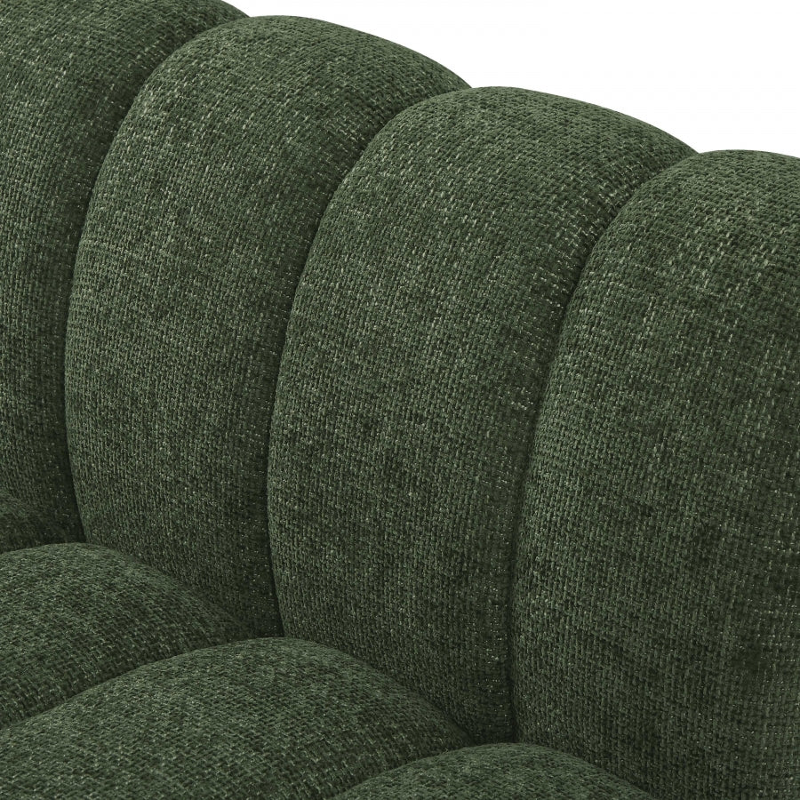 Quinn Chenille Fabric Sectional Green from Meridian - Luna Furniture