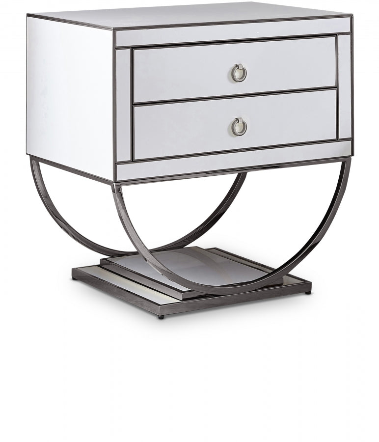 Alyssa White Side Table from Meridian - Luna Furniture