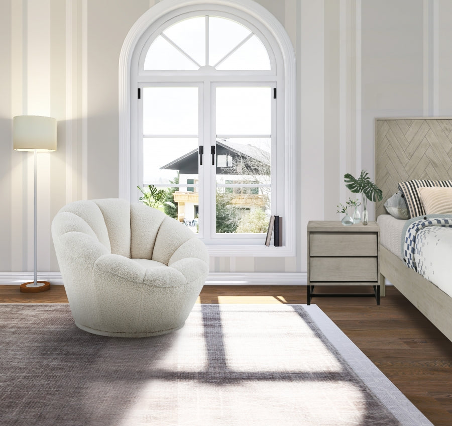 Dream White Faux Sheepskin Fur Accent Chair from Meridian - Luna Furniture